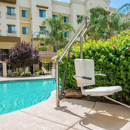 Holiday Inn Express & Suites Phoenix Glendale Dist By Ihg-3