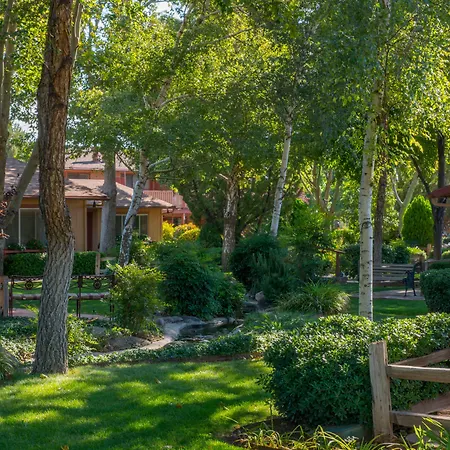 Sky Ranch Lodge-3