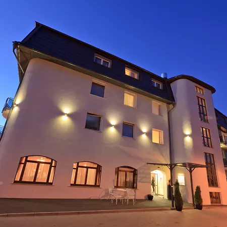Amber Hotel-3