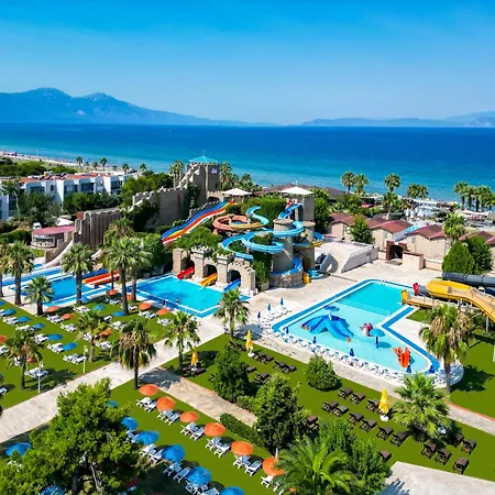 Risus Beach Resort Hotel-3