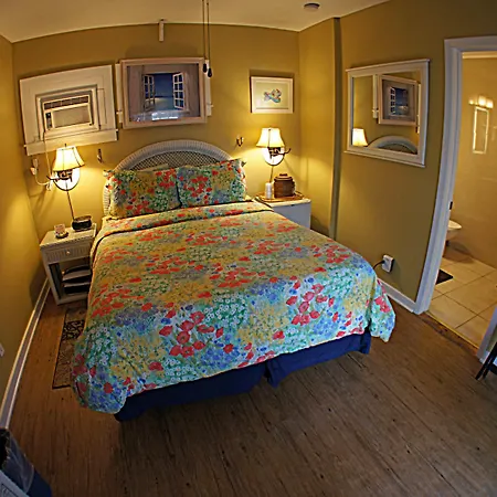 Seascape Tropical Inn (Adults Only)-2