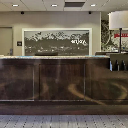 Hampton Inn & Suites Albuquerque Airport-3