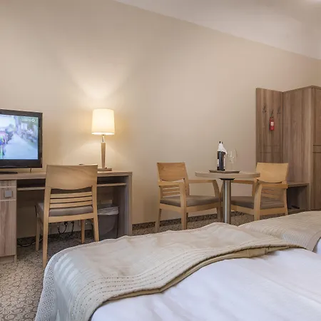Hotel Cesarskie Ogrody-2