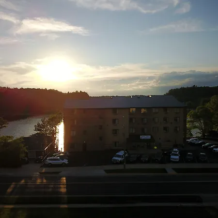 Natura Vue Resort & Boathouse-3