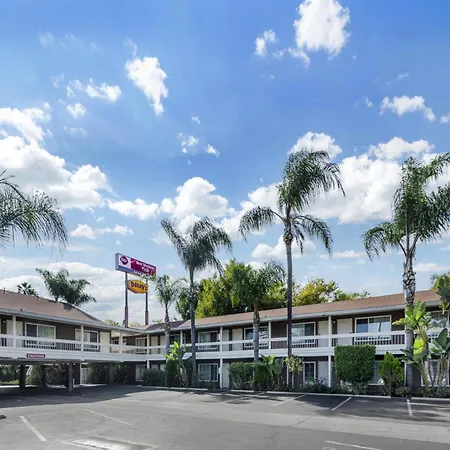 Best Western Plus Carriage Inn-3