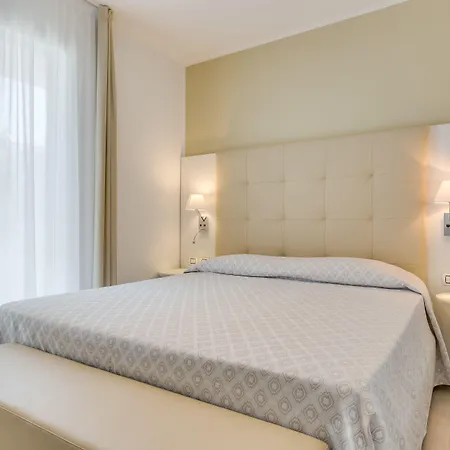 Hotel Ambassador-3