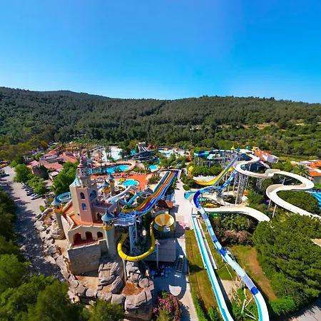 Aqua Fantasy Aquapark Hotel & Spa-3