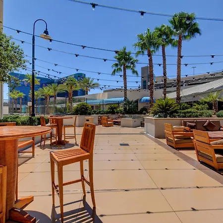 Aura Studio At Mgm Signature Free Valet Parking-2