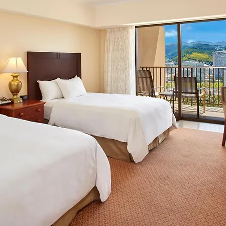 Hilton Hawaiian Village Waikiki Beach Resort-3