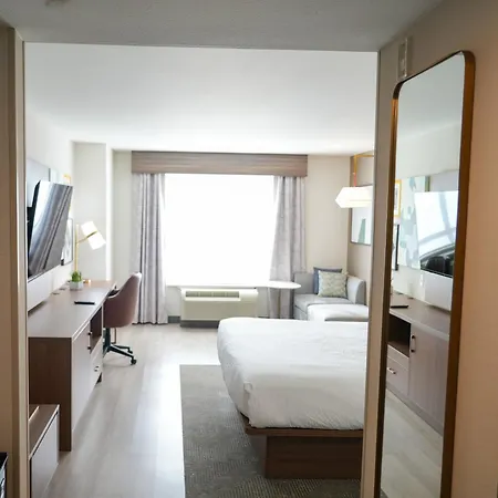 Holiday Inn & Suites Phoenix Airport By Ihg-3