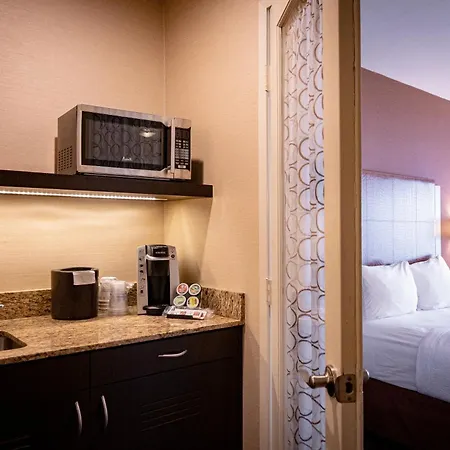 Best Western Plus Suites Hotel Coronado Island-2