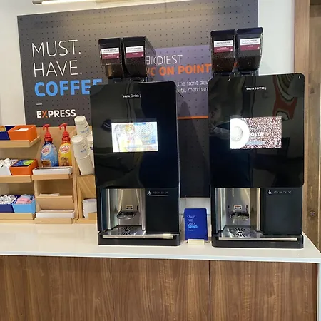 Holiday Inn Express Hotel & Suites Bismarck By Ihg-2