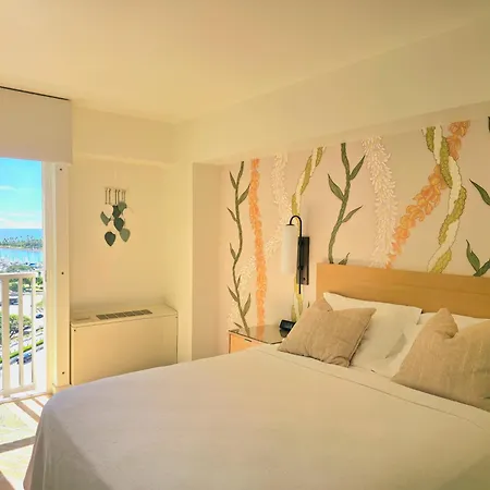 Ocean View Room At Ala Moana Hotel- Fees Include-2