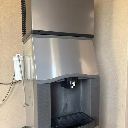 Regency Inn & Suites-2