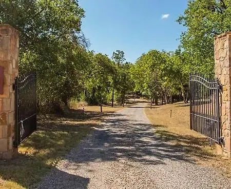 Mendelbaum - Olive Cabin-3
