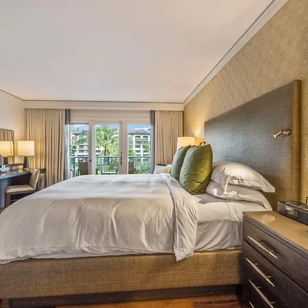 Maui Escape - Elegant Condo, Partial Ocean Views & Resort Perks-2