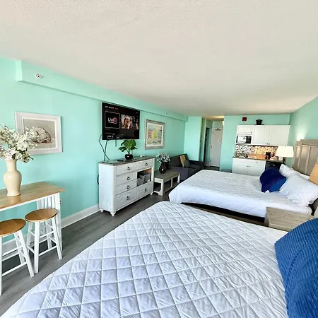 Direct Oceanfront Condos With Best Water Facilities In Landmark Resort-2