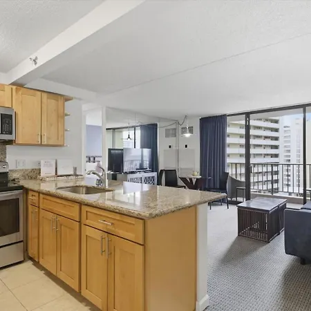 Spacious Apartment With Majestic Diamond Head View-3