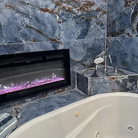 420 Suites & Blue Spa Bath-3