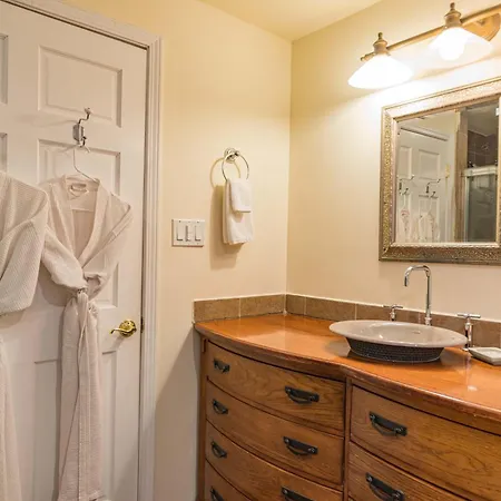 White Rose Inns & Motel-3