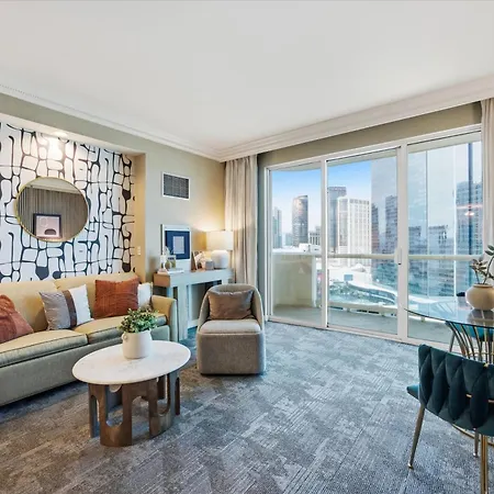 Stunning Balcony Strip View Mgm Signature * Free Valet-3