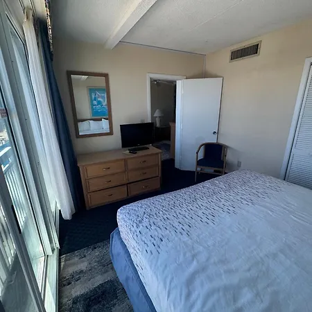 Enjoy & Relax Ocean Front King Apartment With Bunks-2