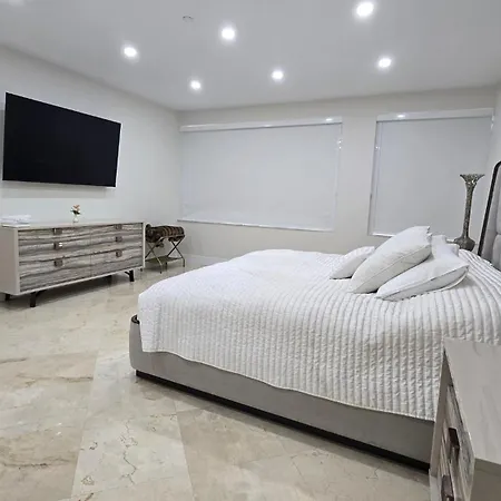 Penthouse Condo - Oceanfront - Miami Beach - Sleeps 8-3
