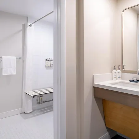 Holiday Inn Bar Harbor Regency Hotel By Ihg-2