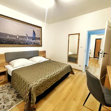 Hotel Robert'S Port-2
