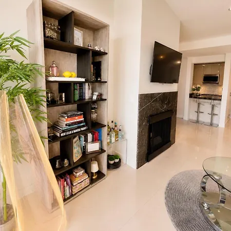 Luxury Beverly Hills 24 Hour Security Home 2 Bedrooms Perfect Location-3