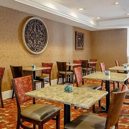 Quality Suites San Antonio Northeast-3