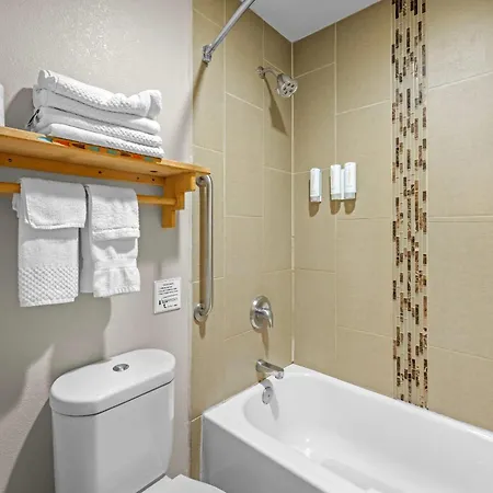 Econo Lodge Inn & Suites Santa Fe South-2