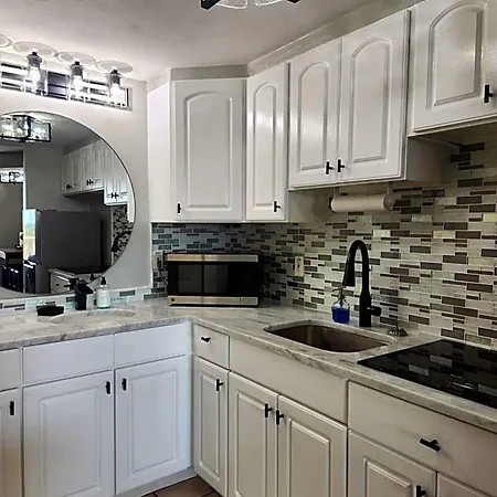 Modern Beach Condo-Daytona Beach-2