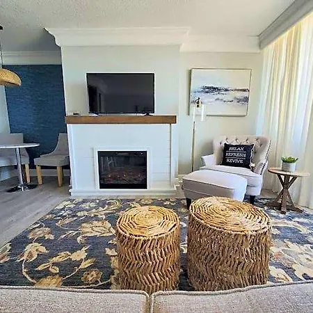 Beautiful One Bedroom Oceanfront Condo-3