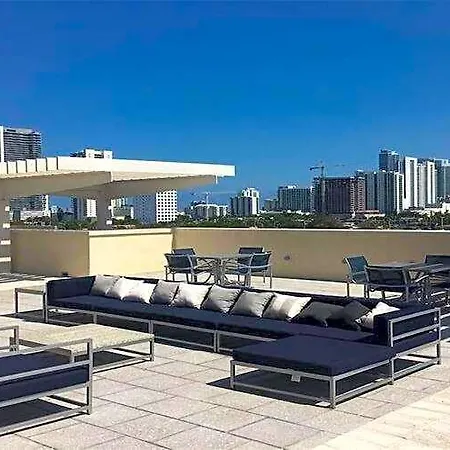 Wonderful 1 Bedroom Condo In Midtown.-2