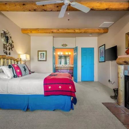 Vaquero Shared Hot Tub And Breakfast Included-3