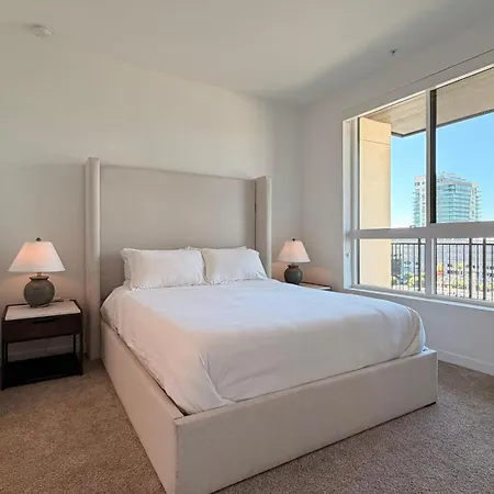 Wallace Luxurious-2