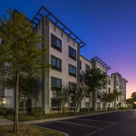 Best Western Plus Lackland Hotel & Suites-3