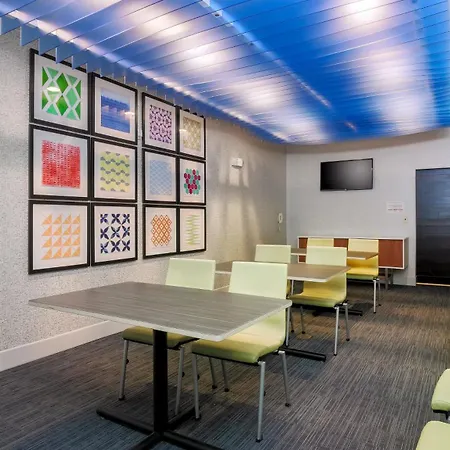 Holiday Inn Express Las Vegas Stadium Area By Ihg-3