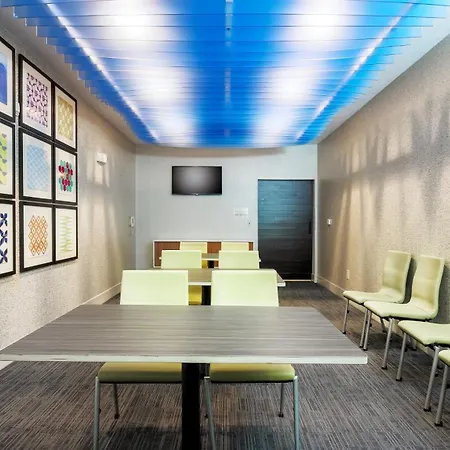 Holiday Inn Express Las Vegas Stadium Area By Ihg-2