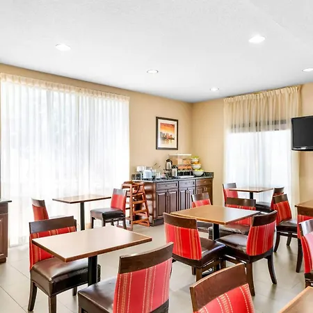 Comfort Suites Orlando International Airport-2