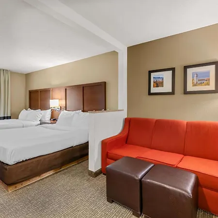 Comfort Suites Airport-3