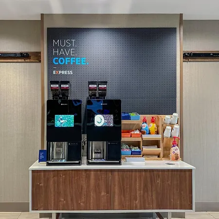 Holiday Inn Express & Suites Palm Desert - Millennium By Ihg-3
