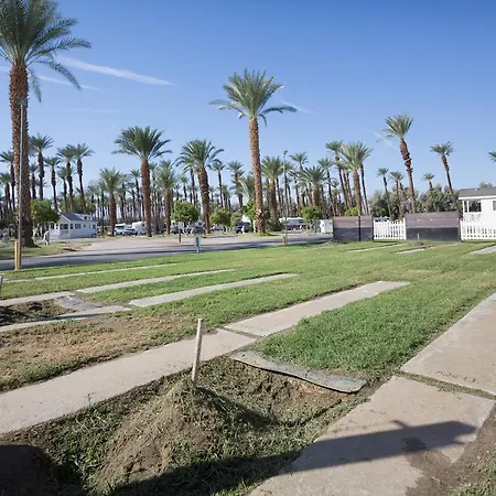 Palm Springs Camping Resort Cottage 1-3