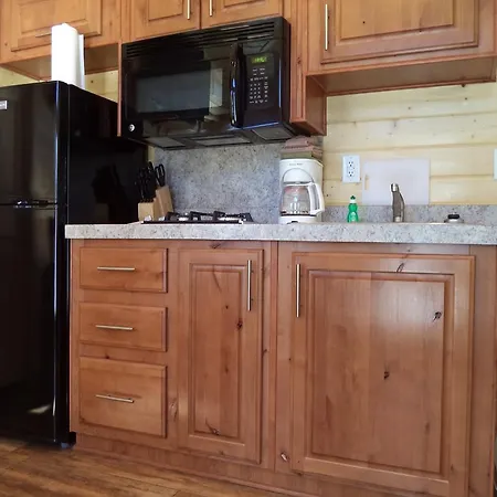 Palm Springs Camping Resort Cabin 3-2