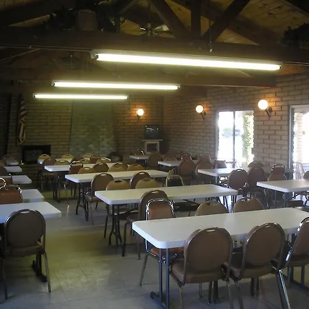 Palm Springs Camping Resort Cabin 3-3