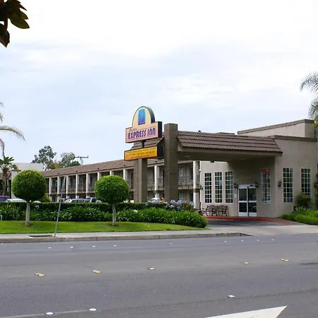 Queens Inn Anaheim-2