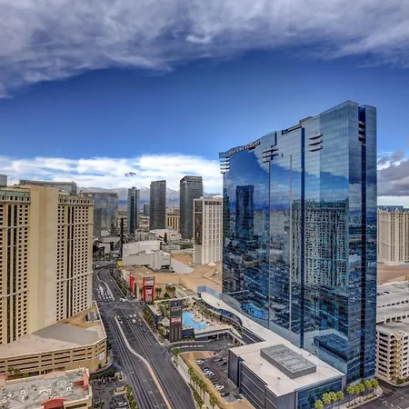 Penthouse Suite With Strip View At The Signature At Mgm Grand-3