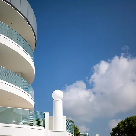 International Beach Hotel-2