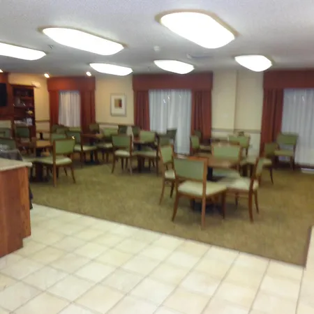 Country Inn & Suites By Radisson Bismarck Waterpark-3